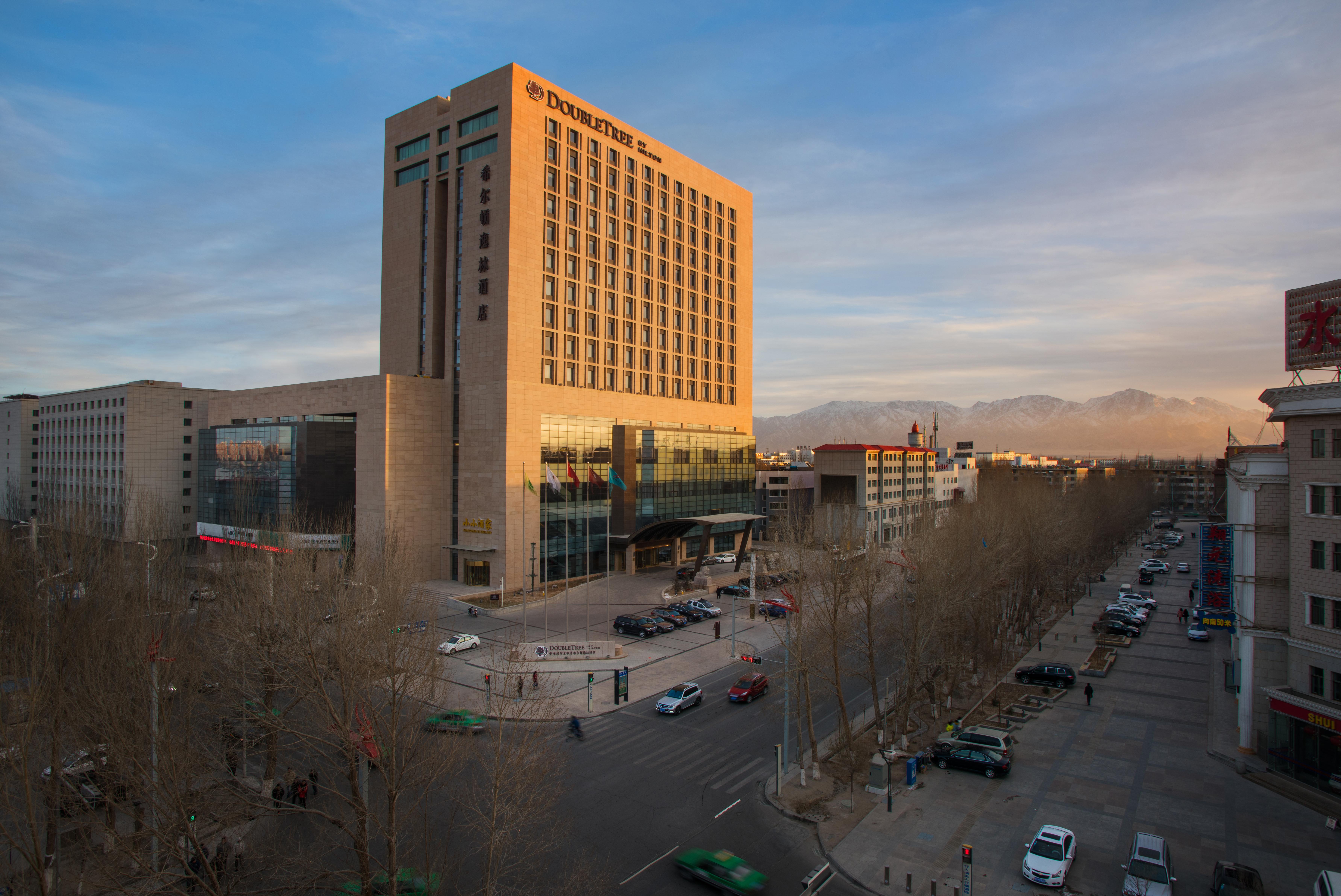 Hotel Doubletree By Hilton Qinghai - Golmud Exterior foto